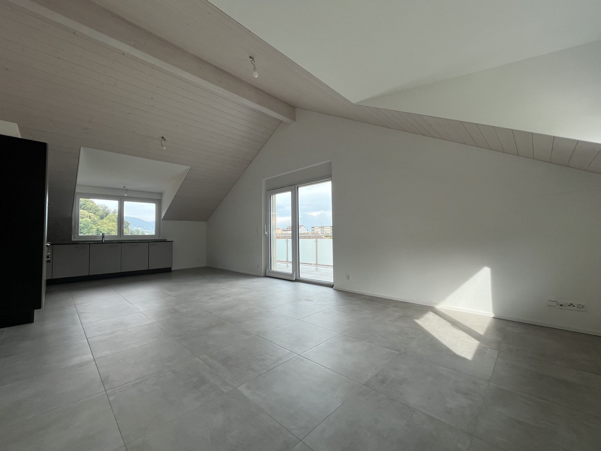MAGNIFIQUE ATTIQUE, MODERNE ET NEUF